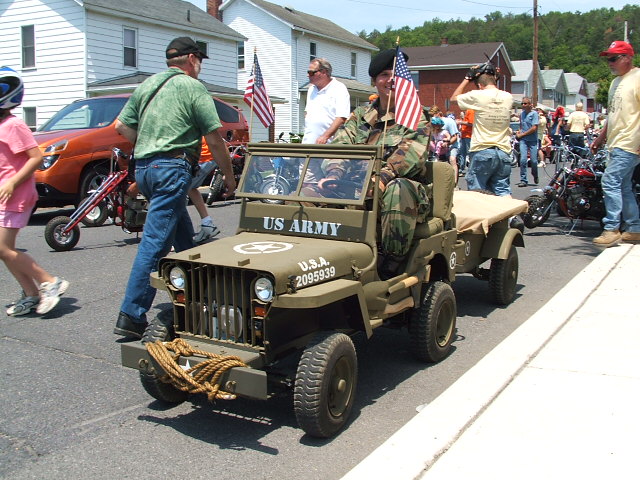 Don's very cool WWII Jeep rep.  Honda powered of course!  This had to be seen to believed!
