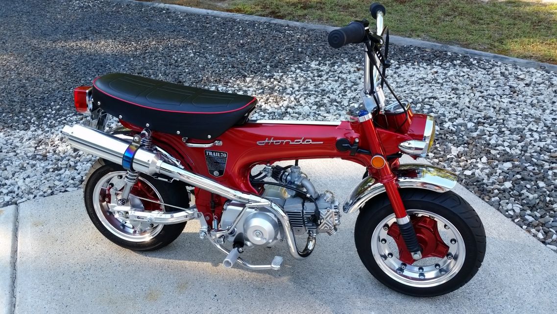 CT70 Kustom Lowrider - Candy Red  - pic 1
Lowered 4" - 114 kitted engine 4-spd - G-Craft swingerarm/ wheels - Kustom seat - Wheelie Kids - Kitaco - Takegawa and more...

